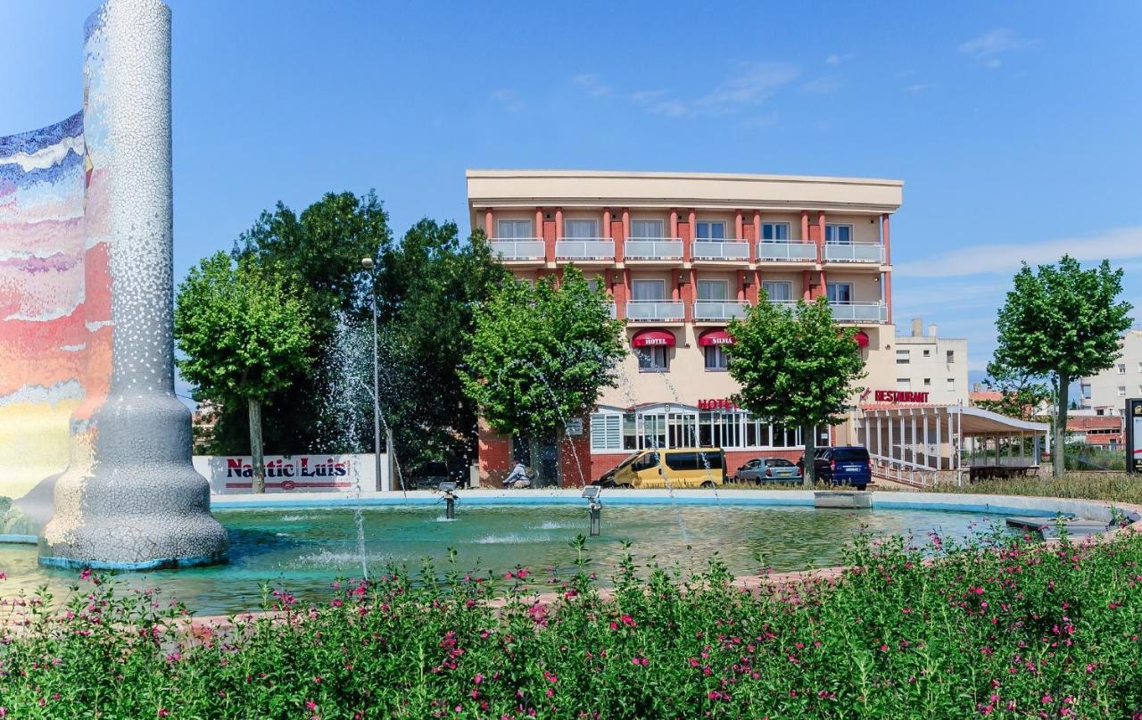 Hotel Silvia Empuriabrava Εξωτερικό φωτογραφία