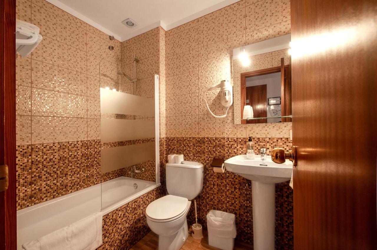 Hotel Silvia Empuriabrava Εξωτερικό φωτογραφία