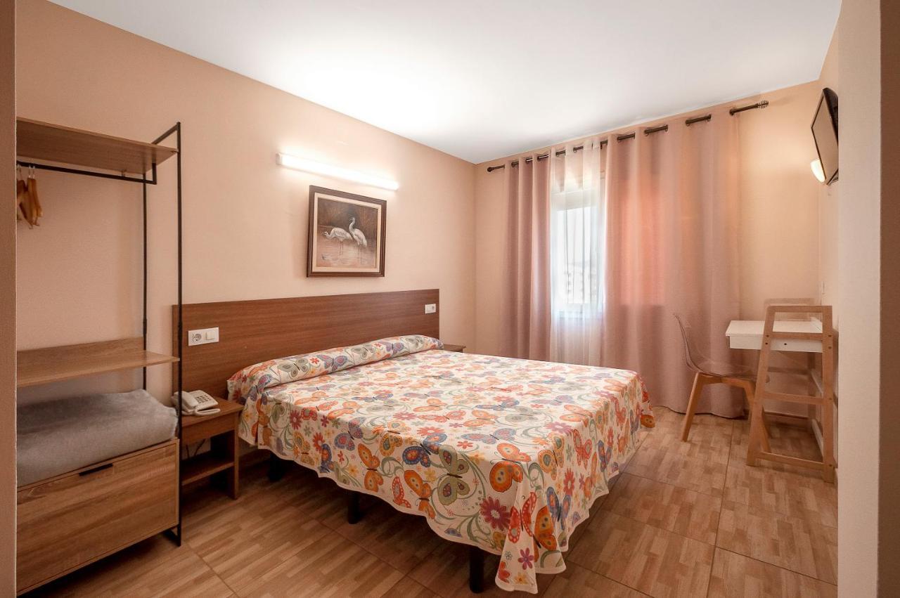 Hotel Silvia Empuriabrava Εξωτερικό φωτογραφία