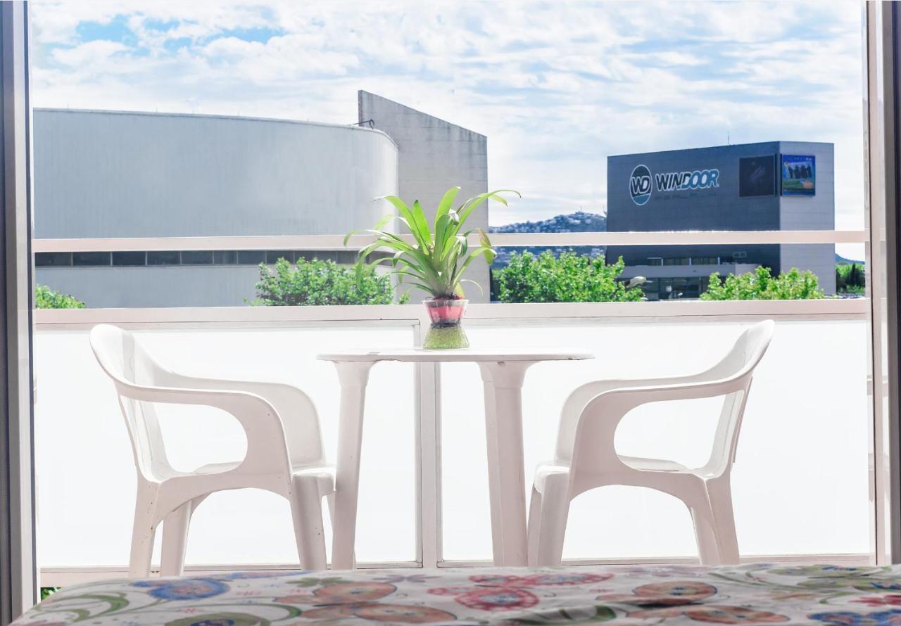 Hotel Silvia Empuriabrava Εξωτερικό φωτογραφία