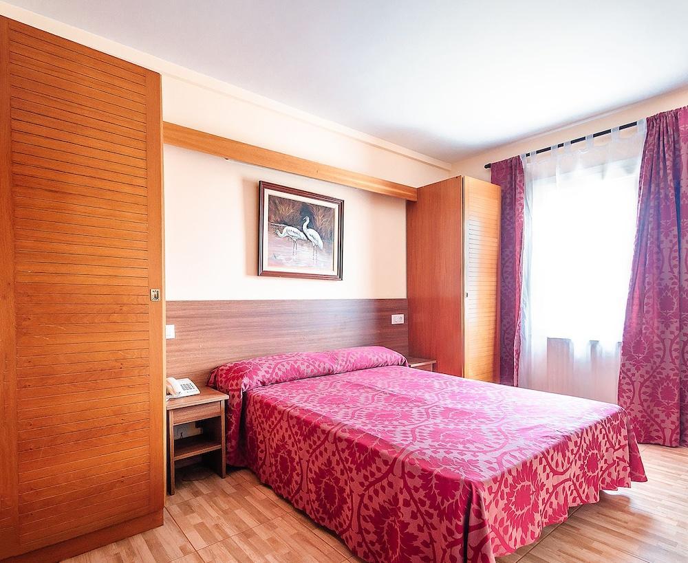Hotel Silvia Empuriabrava Εξωτερικό φωτογραφία
