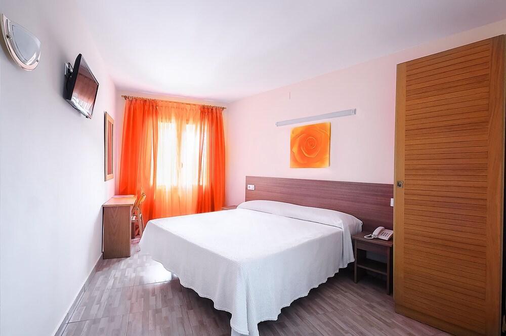 Hotel Silvia Empuriabrava Εξωτερικό φωτογραφία