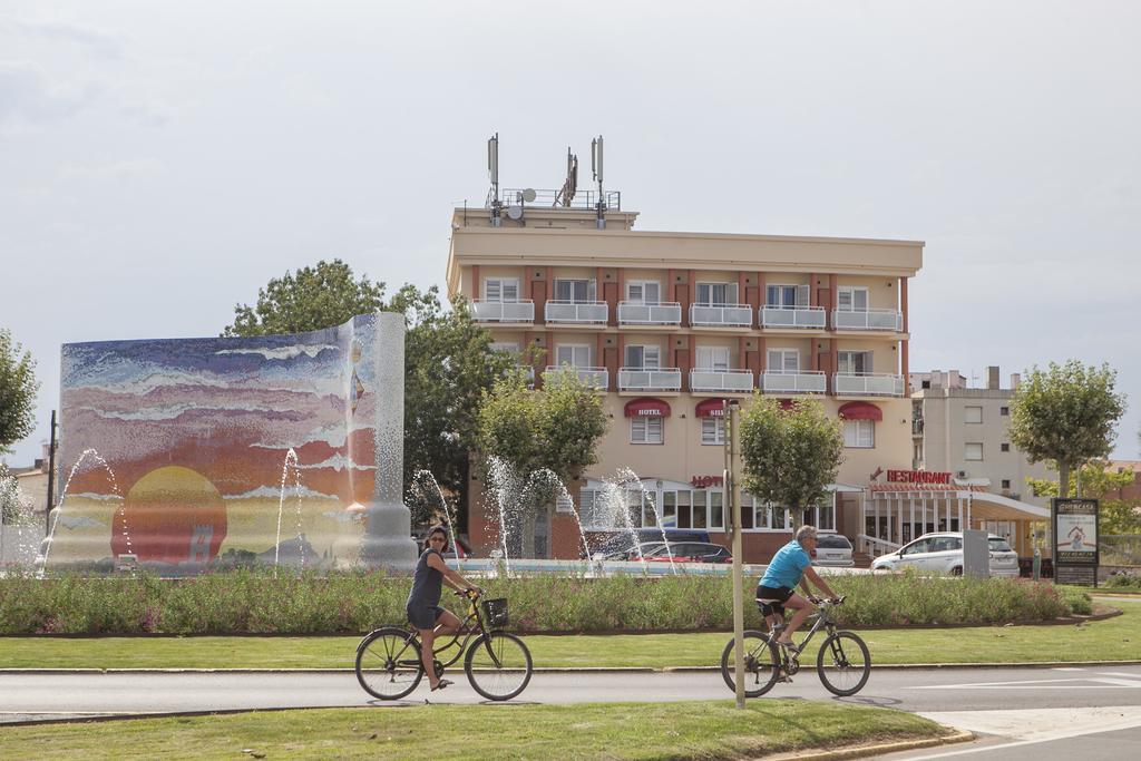 Hotel Silvia Empuriabrava Εξωτερικό φωτογραφία