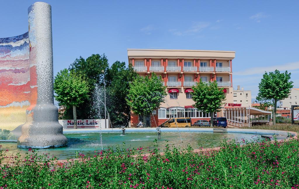 Hotel Silvia Empuriabrava Εξωτερικό φωτογραφία