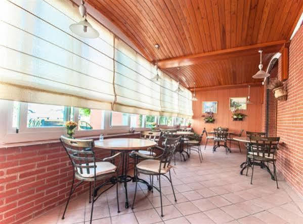 Hotel Silvia Empuriabrava Εξωτερικό φωτογραφία